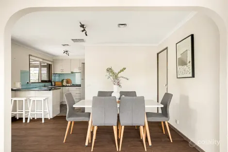 Property photo of 4 Burberry Court Carrum Downs VIC 3201