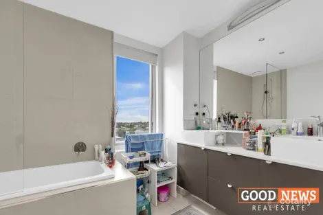 Property photo of 15/2 The Esplanade Caroline Springs VIC 3023