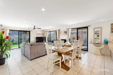 Property photo of 34 Eimeo Place Sandstone Point QLD 4511