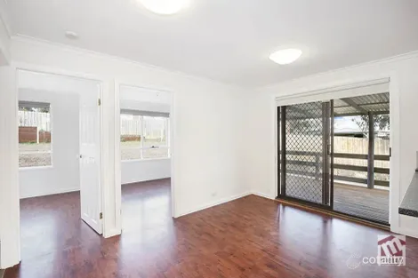 Property photo of 17 Heatherdew Close Endeavour Hills VIC 3802