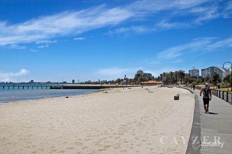 Property photo of 2/19 Marine Parade St Kilda VIC 3182