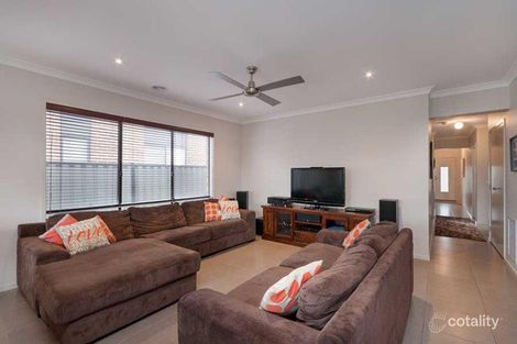 Property photo of 24 Viewside Crescent Craigieburn VIC 3064