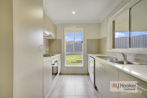 Property photo of 24 Lochdon Drive Farley NSW 2320