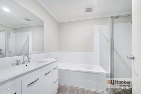 Property photo of 24 Lochdon Drive Farley NSW 2320