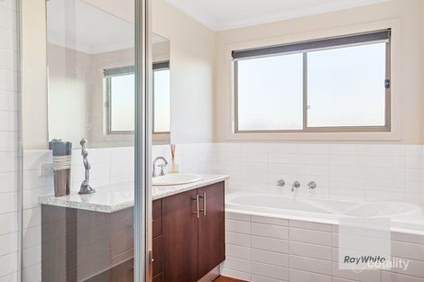 Property photo of 2/7 Westminster Avenue Hillside VIC 3037