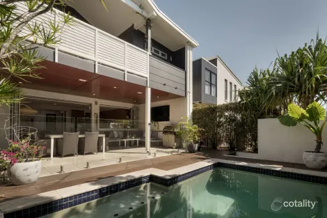 Property photo of 15 Reach Place Bulimba QLD 4171