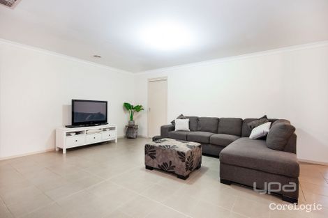 Property photo of 11 Hollows Circuit Tarneit VIC 3029