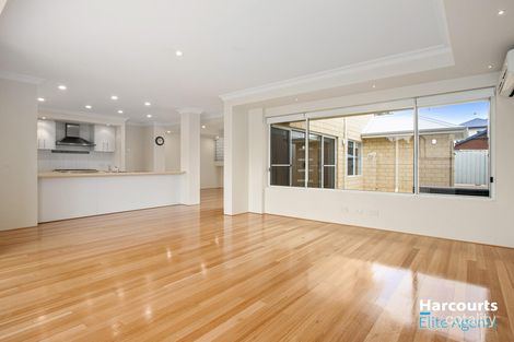 Property photo of 16 Roscoe Turn Rockingham WA 6168