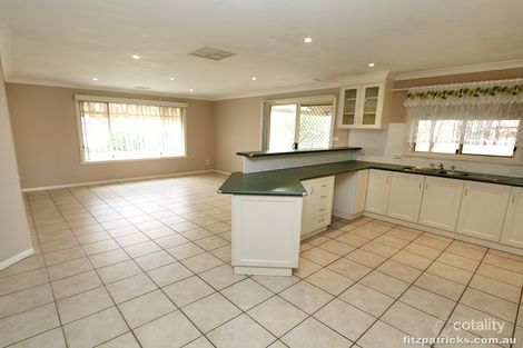 Property photo of 8 Giwang Place Glenfield Park NSW 2650