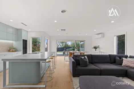 9 Heatherwood Gr, Langwarrin, VIC 3910