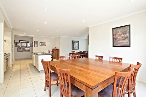 Property photo of 5 Colac Place Caroline Springs VIC 3023