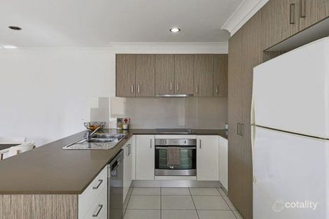 Property photo of 2/68A Makybe Diva Drive Ooralea QLD 4740