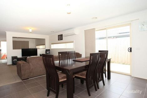 63 Calais Cct, Cranbourne West, VIC 3977