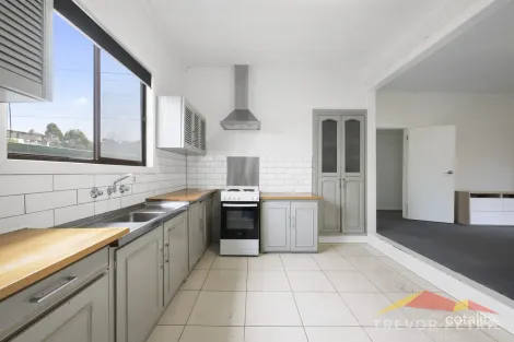 Property photo of 252 Forest Street Wendouree VIC 3355