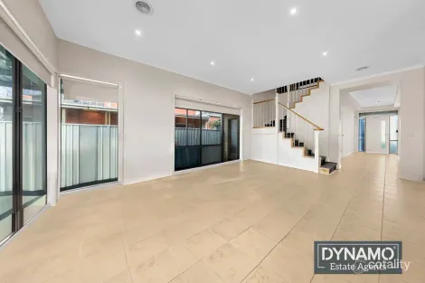 Property photo of 4 Pinehurst Rise Craigieburn VIC 3064