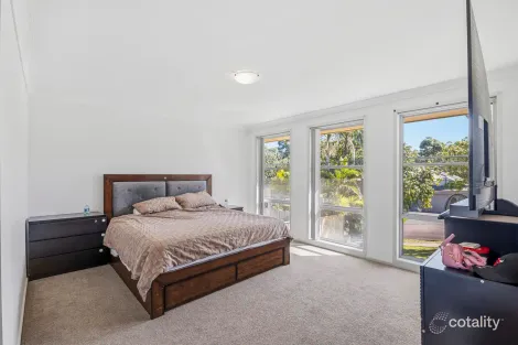 Property photo of 20 Canada Crescent Cameron Park NSW 2285