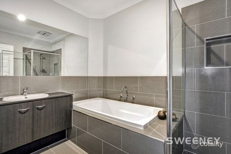 Property photo of 93 Waratah Drive Altona Meadows VIC 3028