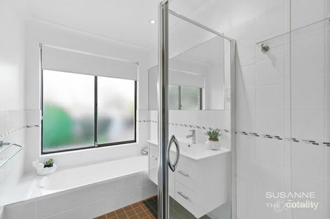 Property photo of 32 Davies Crescent Gooseberry Hill WA 6076