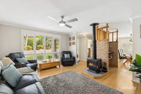 Property photo of 4 McNee Close Lisarow NSW 2250