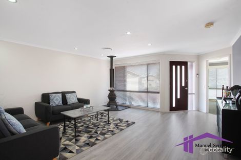 Property photo of 14 Sandpiper Close Albion Park Rail NSW 2527
