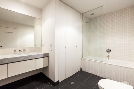 1/80 Dow St, Port Melbourne, VIC 3207