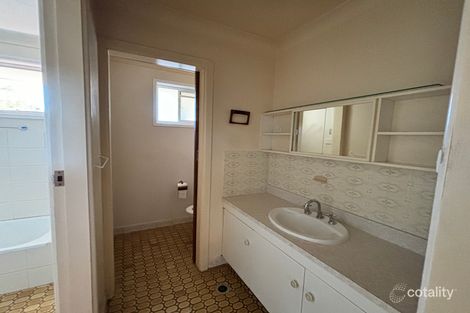 Property photo of 14 Matthews Avenue Orange NSW 2800