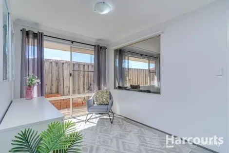 Property photo of 4 Chifley Lane Currambine WA 6028