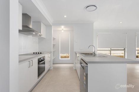 Property photo of 13 Peterson Way White Rock QLD 4306