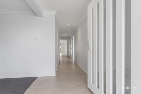 Property photo of 13 Peterson Way White Rock QLD 4306