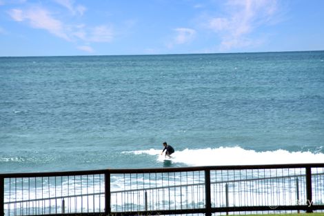 Property photo of 2/15 Boolarong Crescent Alexandra Headland QLD 4572