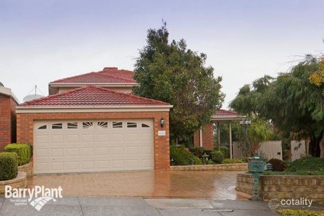 Property photo of 19 Cantala Court Endeavour Hills VIC 3802