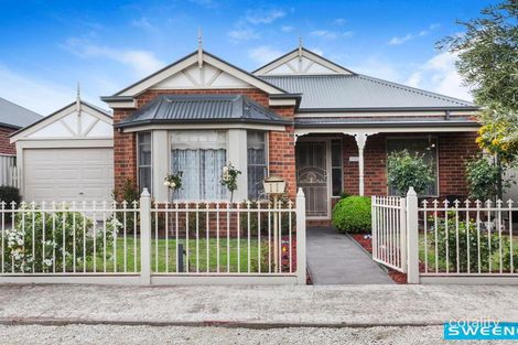 11 Netherton Pl, Caroline Springs, VIC 3023
