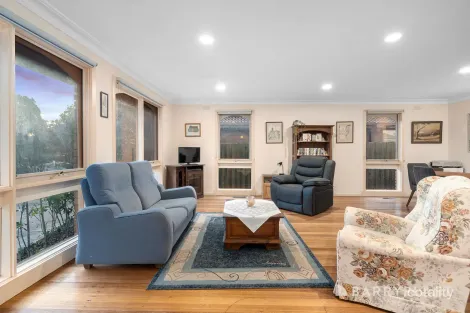 Property photo of 32 Gauntlet Avenue Glen Waverley VIC 3150