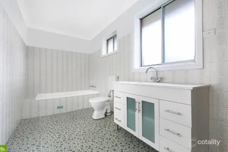 Property photo of 47 Beverley Avenue Unanderra NSW 2526