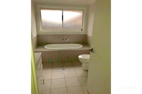 Property photo of 27 Taradale Drive Ropes Crossing NSW 2760