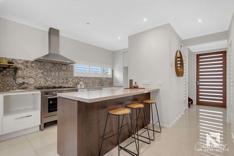 Property photo of 22 Newton Way Fraser Rise VIC 3336