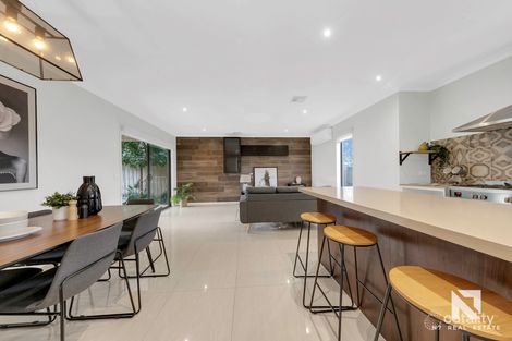 Property photo of 22 Newton Way Fraser Rise VIC 3336