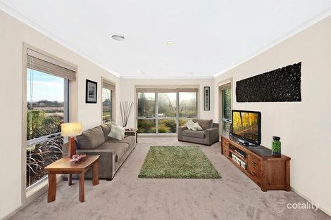Property photo of 41 Beveridge Crescent Forde ACT 2914