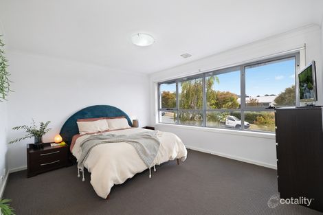 Property photo of 1/1 Alan Watt Crescent Casey ACT 2913