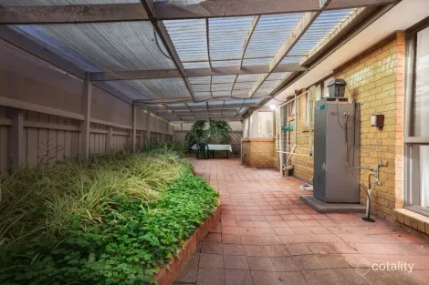 Property photo of 27 Thames Boulevard Werribee VIC 3030
