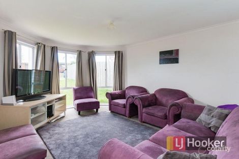 Property photo of 10 Newbury Court Carrum Downs VIC 3201