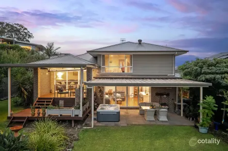 Property photo of 6 Maroubra Close Wadalba NSW 2259