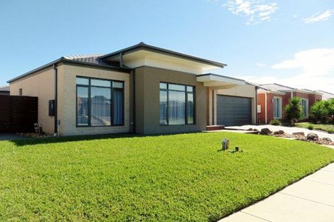 108 Brookwater Pde, Lyndhurst, VIC 3975