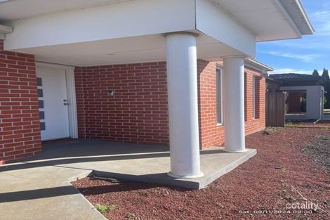 Property photo of 70 Eltham Parade Manor Lakes VIC 3024
