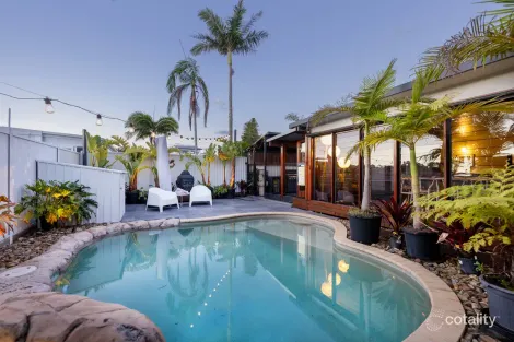 27 Boyd St, Tugun, QLD 4224