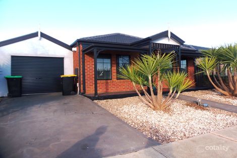 Property photo of 13 Insley Way Caroline Springs VIC 3023