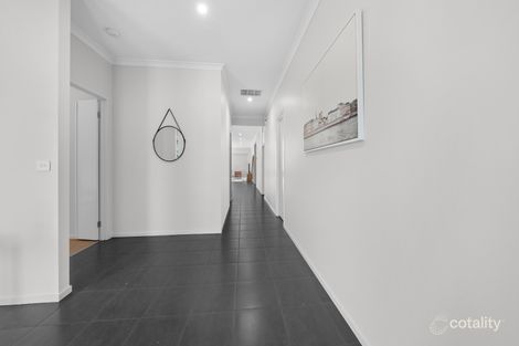 Property photo of 13 Splendid Road Donnybrook VIC 3064