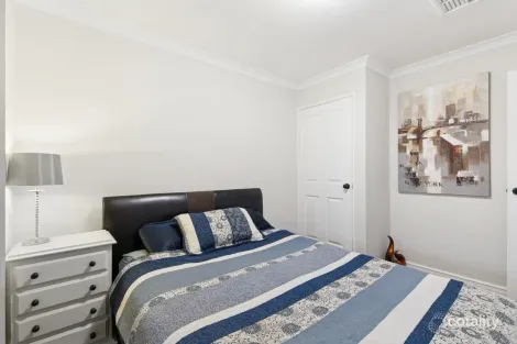 Property photo of 17 Combewood Loop Carramar WA 6031