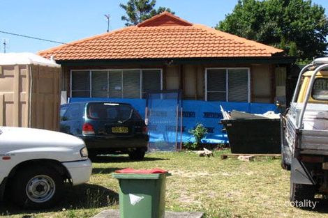 94 Dunalban Ave, Woy Woy, NSW 2256