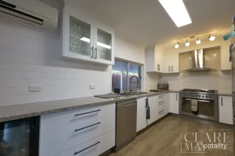 2 Bramley Ct, Mount Warren Park, QLD 4207